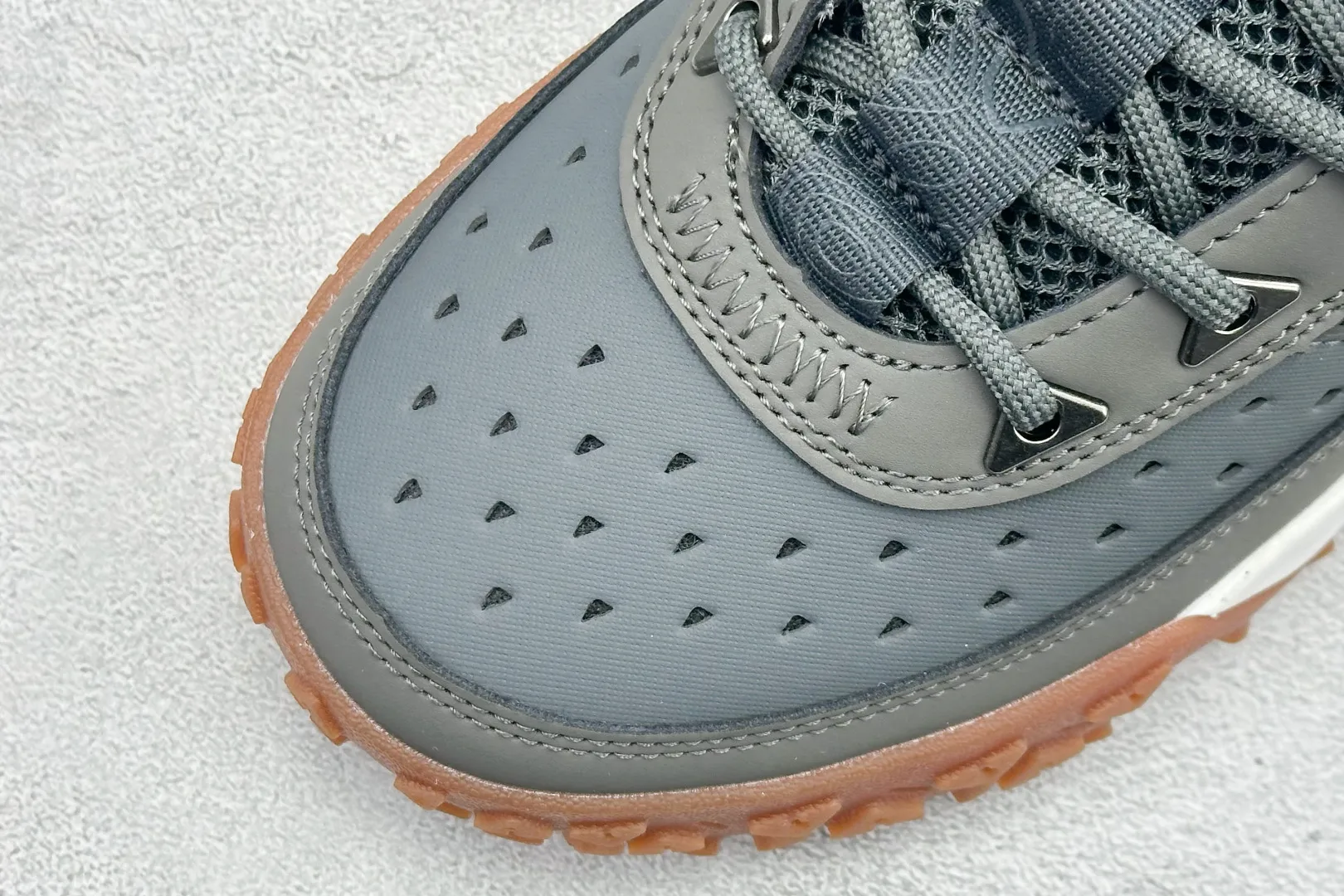 🐲💰 480 terminal stores Timberland/Timberland outdoor high-top casual Martin boots series, Guangdong factory quality, original box and original packaging. The fabric is made of Italian 🇮🇹 top-grade frosted fine-grained cowhide. It is paired with anti-odor and anti-corrosion genuine leather latex insoles to give you a perfect wearing experience. The quality is exquisite and durable. A must-have for sportsmen. Specially designed to treat those who are not handsome. High-quality and first-class foot feel. Item number: TBOA6A98Y55
